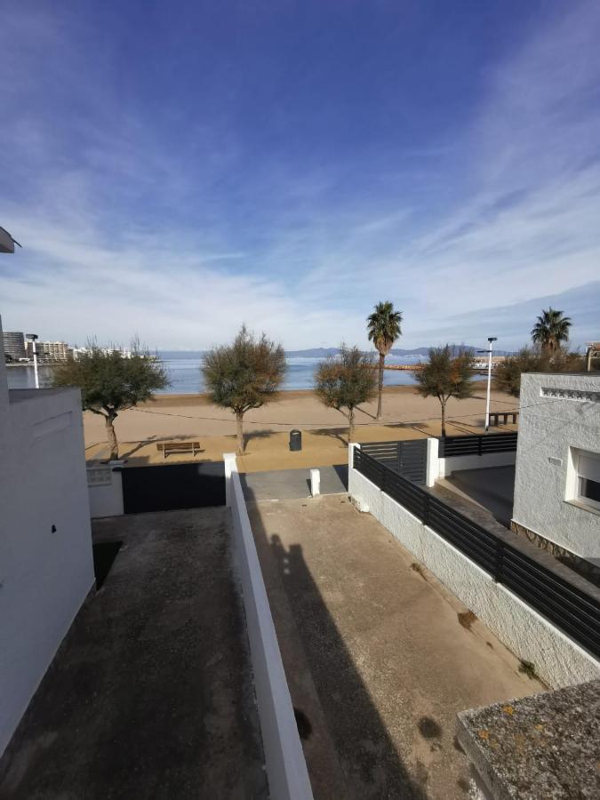 Apartamento En La Playa. Free Parking. Free Wifi L' Escala Exteriér fotografie
